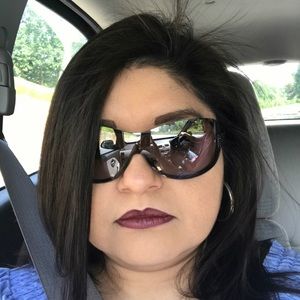 Meet your Posher, Ileana